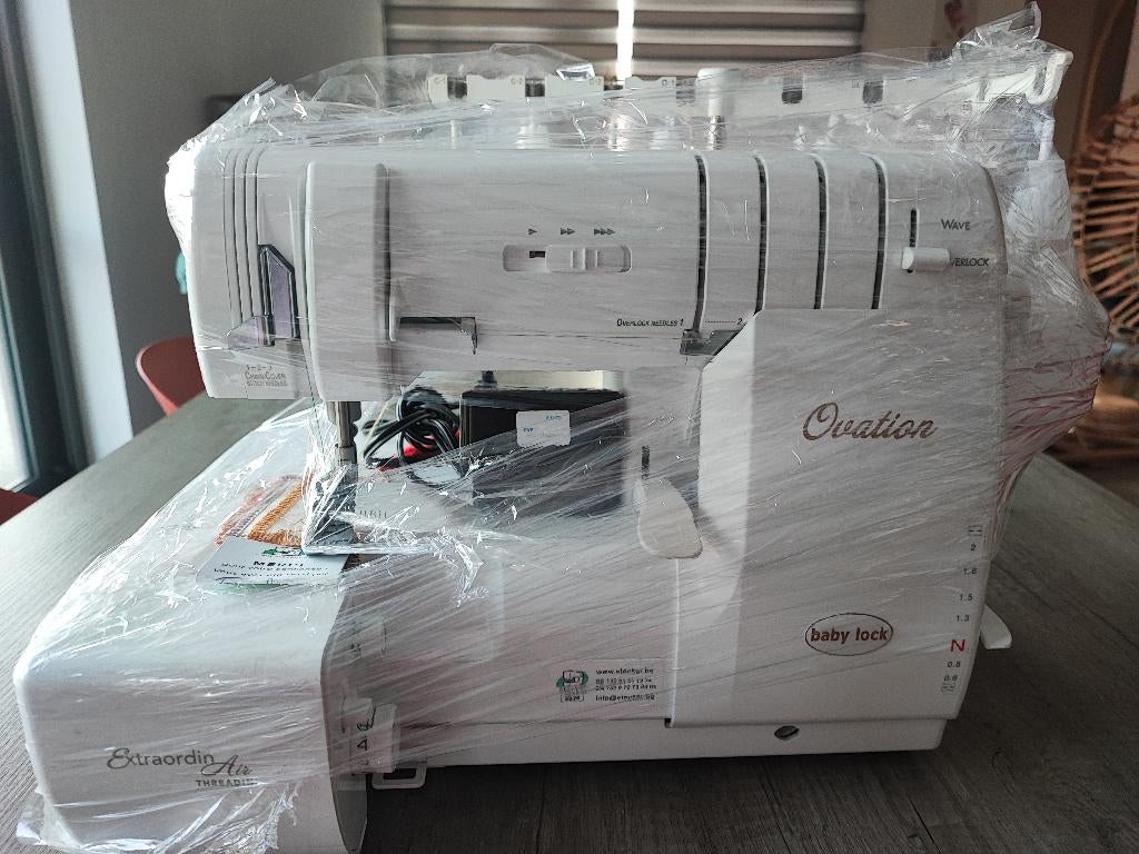 Babylock combinée Ovation, Ophalen of Verzenden, Zo goed als nieuw, Lockmachine, Overige merken