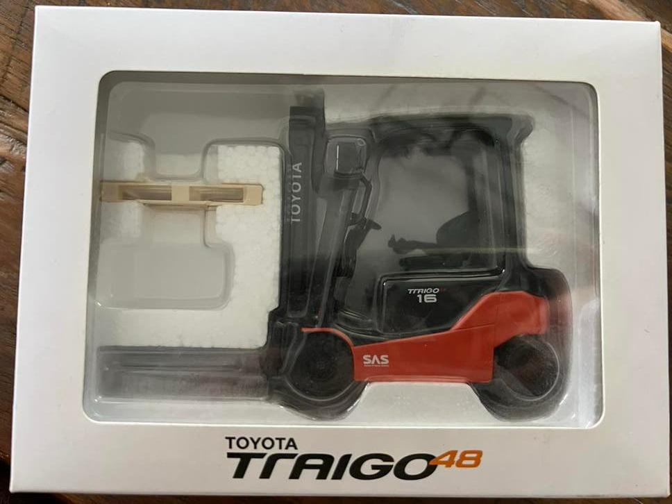 Toyota Traigo 48. 1/23, Hobby en Vrije tijd, Modelauto's | 1:32, Ophalen, Zo goed als nieuw