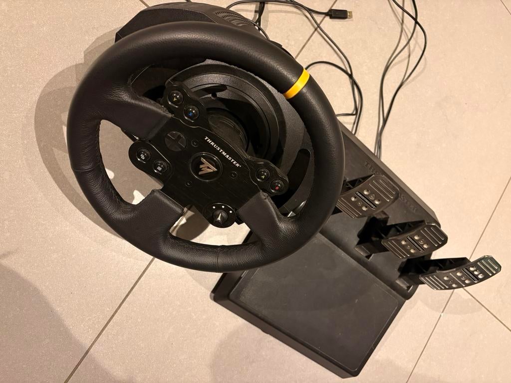 Thrustmaster gaming stuur, Games en Spelcomputers, Spelcomputers | Xbox | Accessoires, Ophalen, Zo goed als nieuw, Xbox One