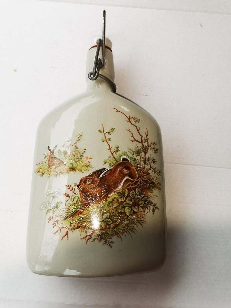 Duitse WTK-keramische veldfles, heupvorm Hazenmotief, Antiek en Kunst, Ophalen of Verzenden