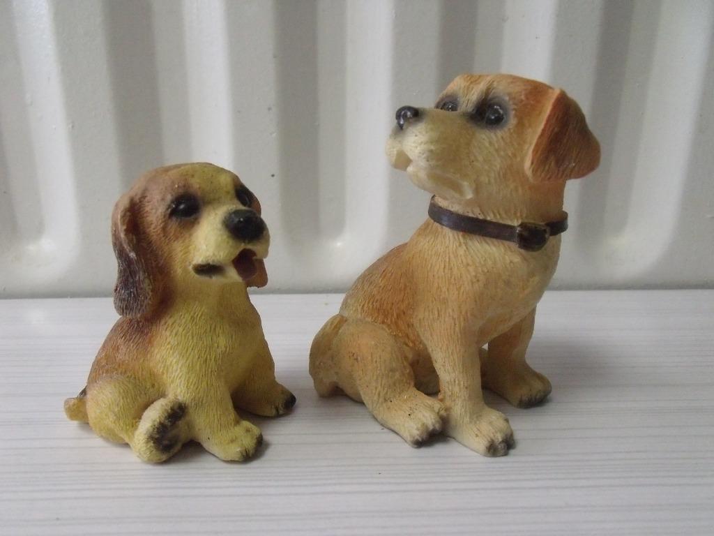 2 figurines chiens en résine = 5 euros, Enlèvement, Comme neuf, Animal