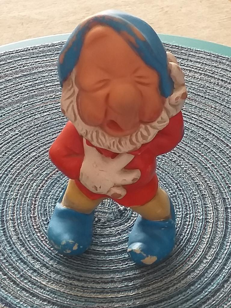 disney pouet grincheux, Collections, Enlèvement ou Envoi, Autres personnages, Utilisé, Statue ou Figurine