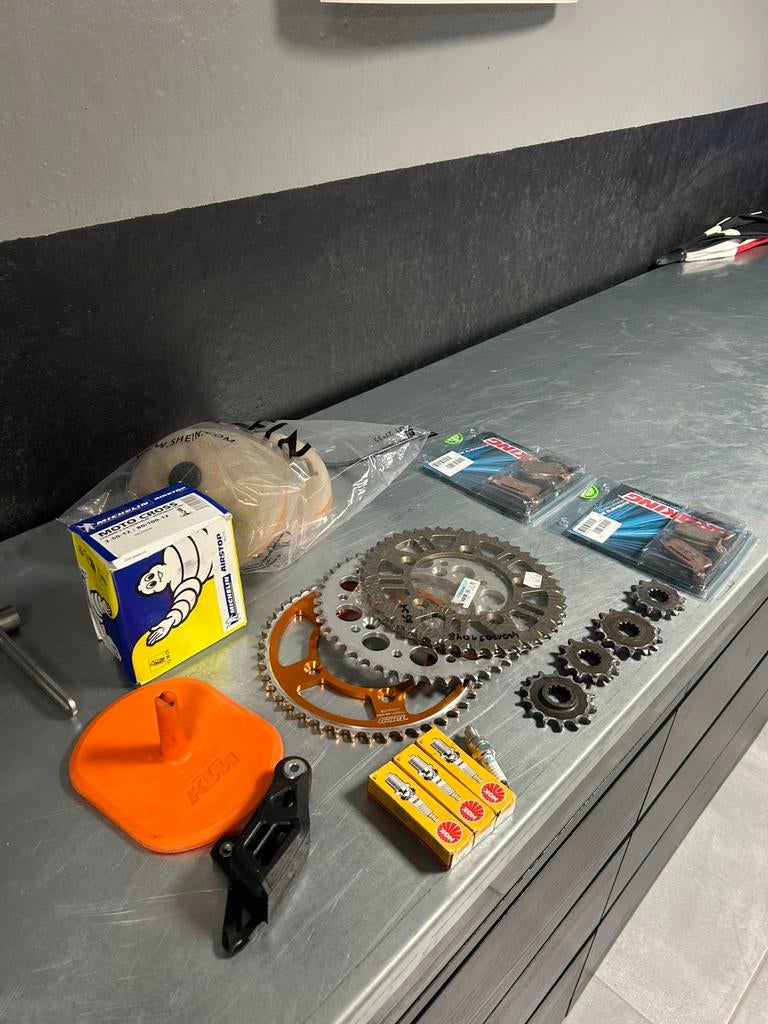 Pieces pour 65 ktm - gasgas - husqvarna, Motos, Enlèvement, Comme neuf