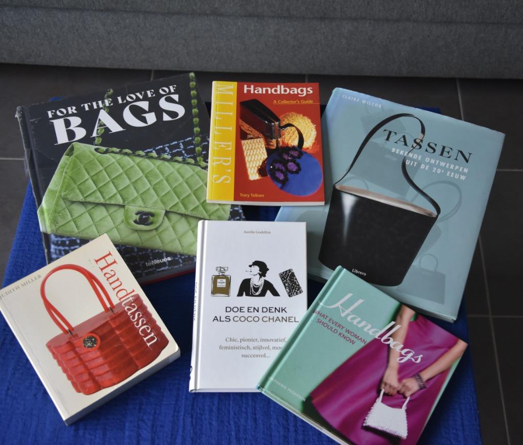 Boekenpakket voor de handbag lover, Handtassen en Accessoires, Tassen | Damestassen, Ophalen of Verzenden, Zo goed als nieuw, Overige kleuren