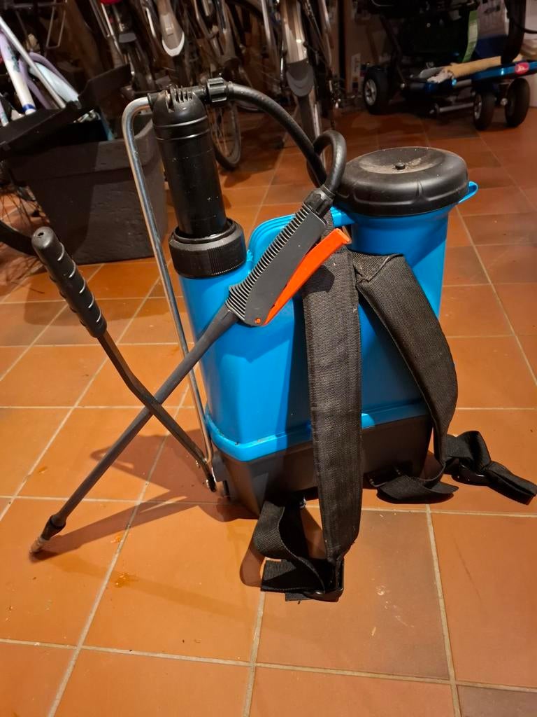 Pulvérisateur à dos, Enlèvement