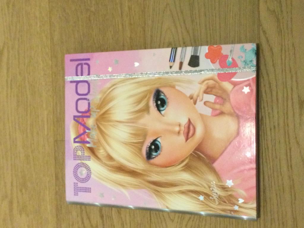 Topmodel Make-up Studio map, Ophalen of Verzenden, Gebruikt, Papier, Schets- of Tekenboek