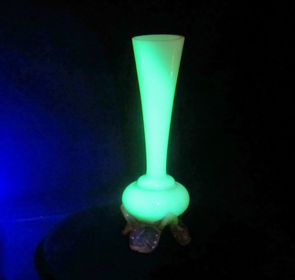 Antiek uranium vaseline opaline glazen soliflore vaasje, Antiek en Kunst, Verzenden