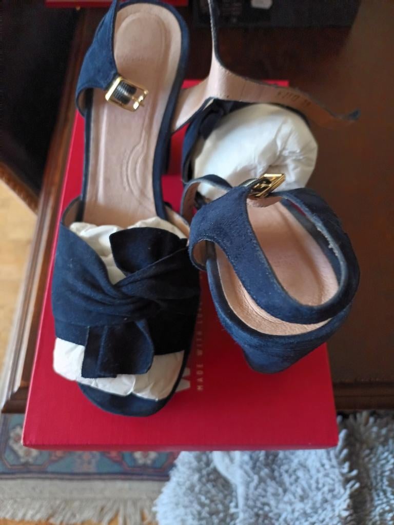 Nieuw paar damesschoenen  "WONDERS " e, Ophalen of Verzenden, Nieuw