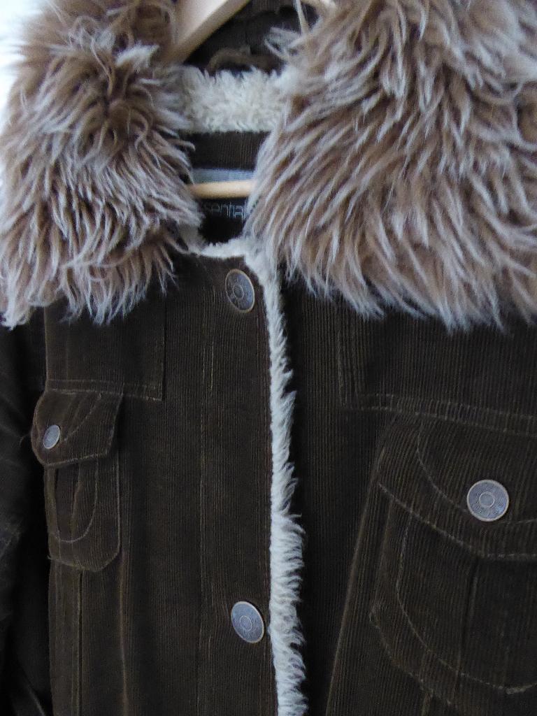 BIJENKORF (NL), veste d'hiver courte en velours kaki t.42, Vêtements | Femmes, Inno, Enlèvement ou Envoi, Taille 42/44 (L), Vert