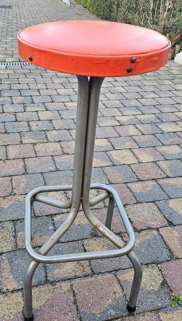 Retro vintage barkruk jaren 70 oranje, Huis en Inrichting, Barkrukken, Ophalen, Zo goed als nieuw