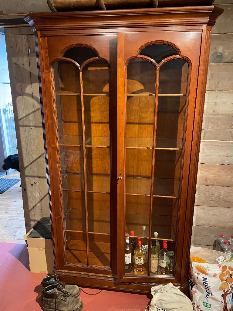 vitrinekast dressoir tv kast rode kerselaar, Ophalen, Zo goed als nieuw