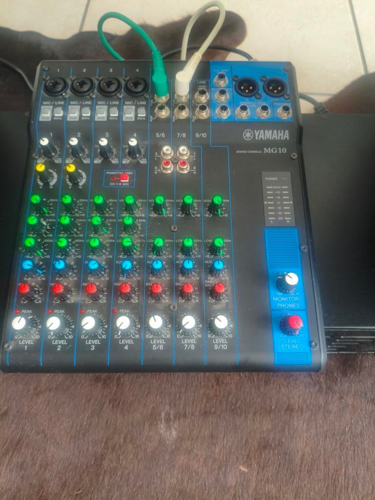 Versterker met mengpaneel en luidsprekers, Enlèvement ou Envoi, Comme neuf