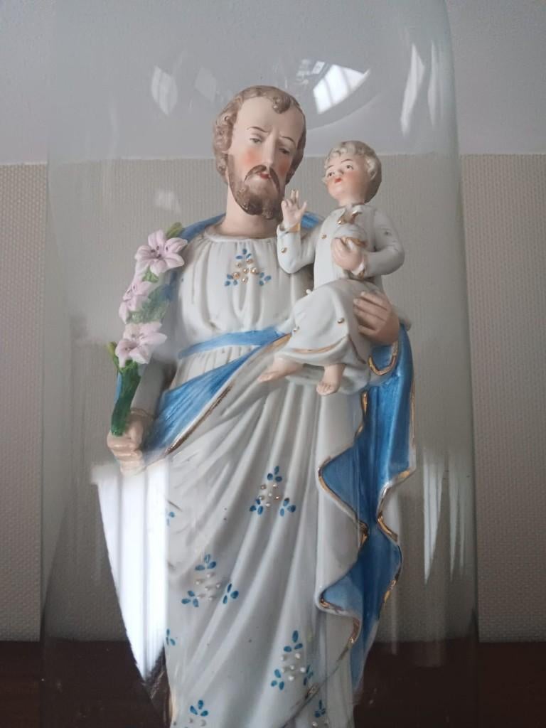 Biscuitbeeld onder globe, Antiek en Kunst, Ophalen