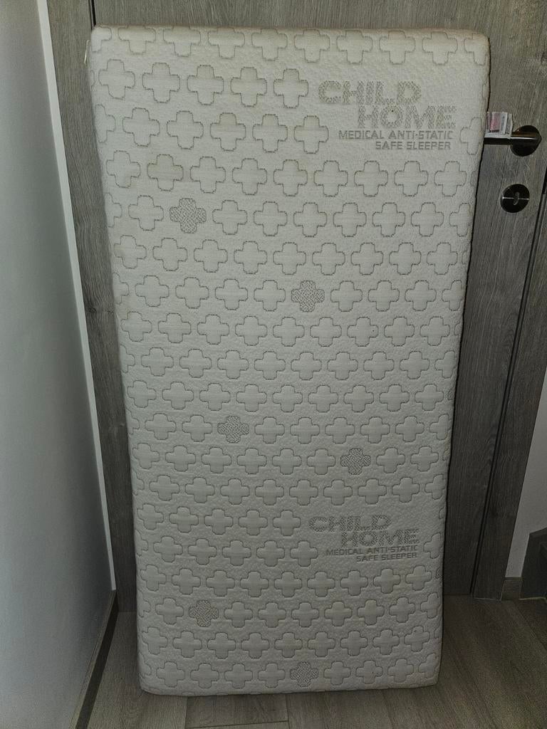 Matelas de lit pour bébé, Enlèvement, Comme neuf, Lit