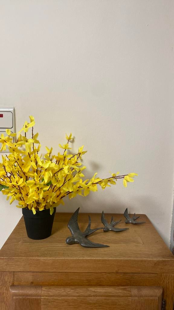 Vlucht van zwaluwen in tin in uitstekende staat, Antiek en Kunst, Antiek | Brons en Koper