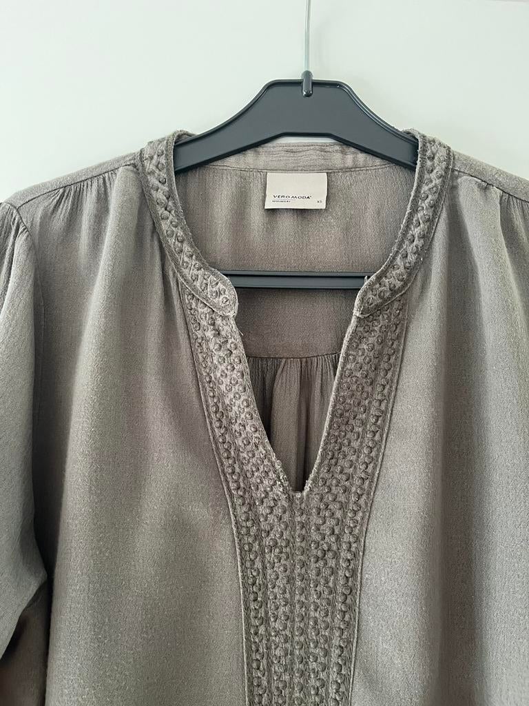 Bloesje (vero moda) xs 3,00€, Kleding | Dames, Ophalen, Zo goed als nieuw