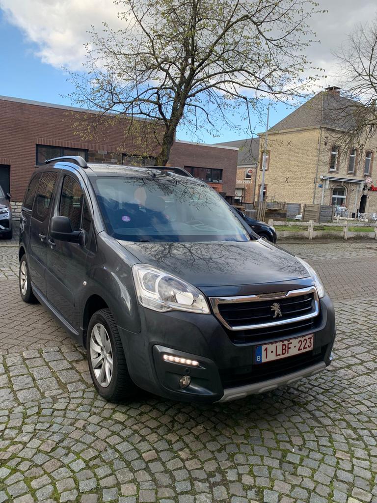 Peugeot Partner Tepee 2017 1.2 benzine, Autos, Peugeot, Achat, Euro 6, Boîte manuelle, Autres couleurs
