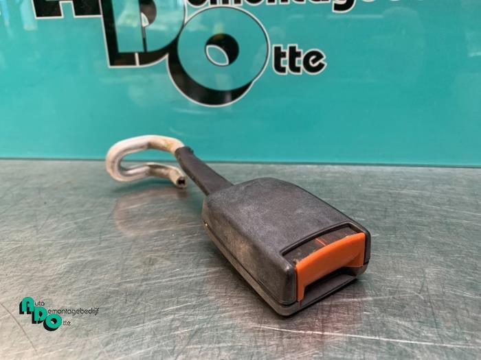 Insertion ceinture de sécurité arrière droite d'un Volksw, Autos : Pièces & Accessoires, Volkswagen, -, 3 mois de garantie, Utilisé