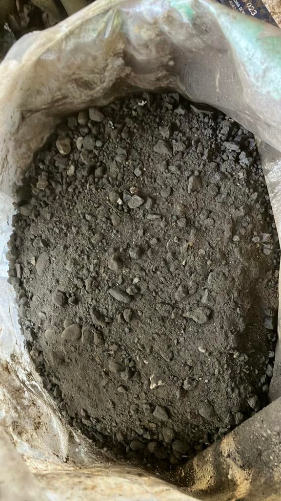 Gratis grote hoeveelheid steenkool stof, Enlèvement, Comme neuf