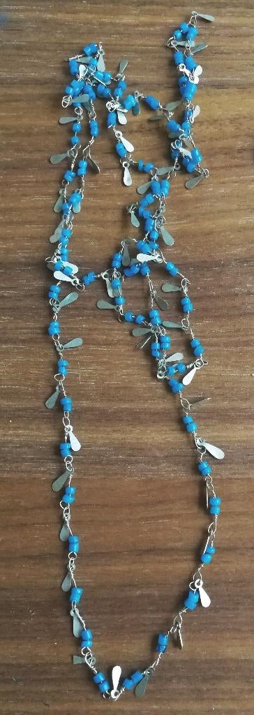 Fijne halsketting metaal en turkoois glaspareltjes halssnoer, Ophalen of Verzenden, Zo goed als nieuw, Blauw