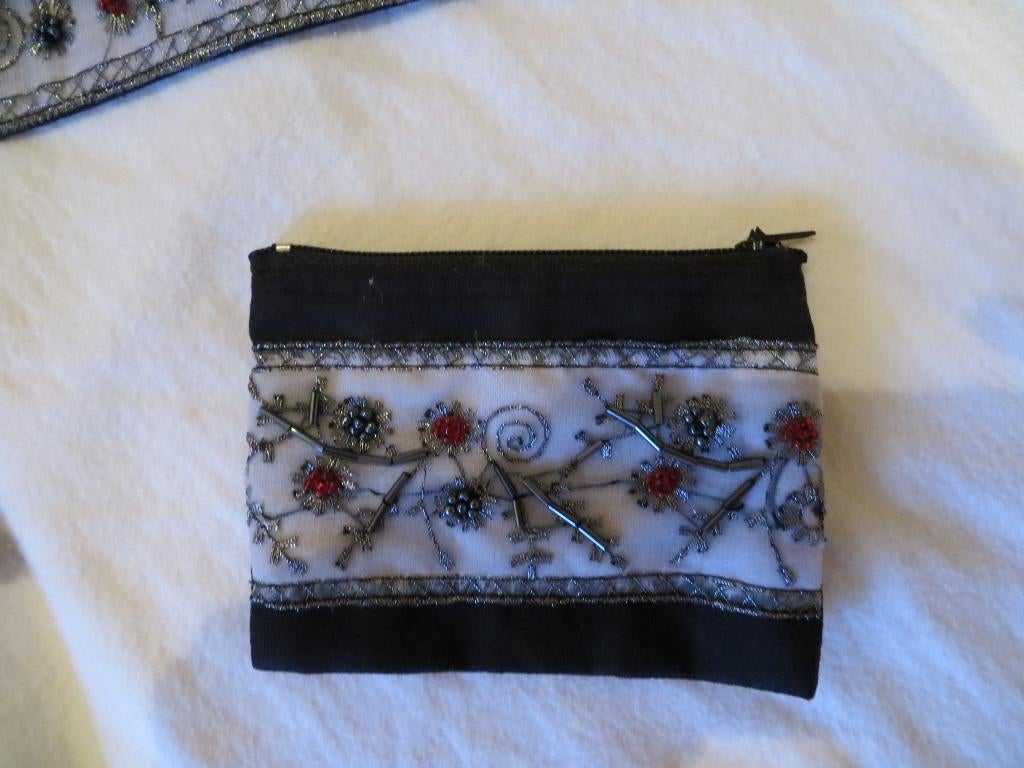 tailleriem + zakje - nieuw - voor goed doel, Wit, Nieuw, Tailleriem, Ophalen of Verzenden