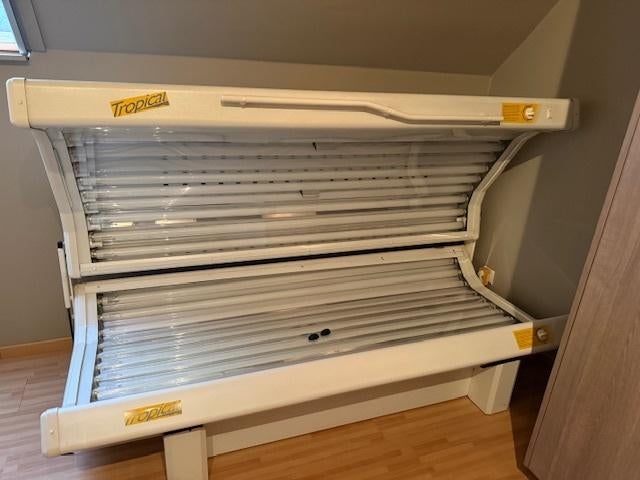 dubbele zonnebank, Electroménager, Solarium, Banc solaire & Bronzage facial, Enlèvement, Utilisé, Banc solaire double, 10 à 15 lampes