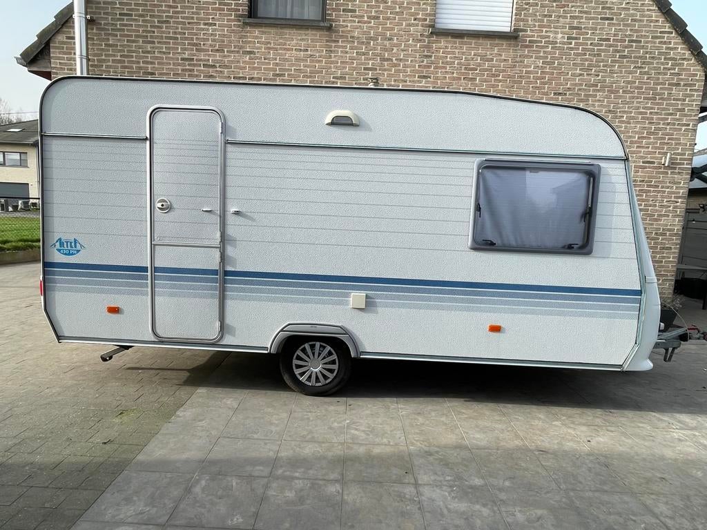 Adria Altea 430 PH, Caravans en Kamperen, Caravans, Particulier, tot en met 4, 750 - 1000 kg, Treinzit, Adria, Vast bed, 4 tot 5 meter