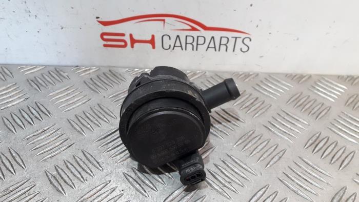 Extra waterpomp van een Mercedes GLA, Gebruikt, -, Ophalen of Verzenden, -