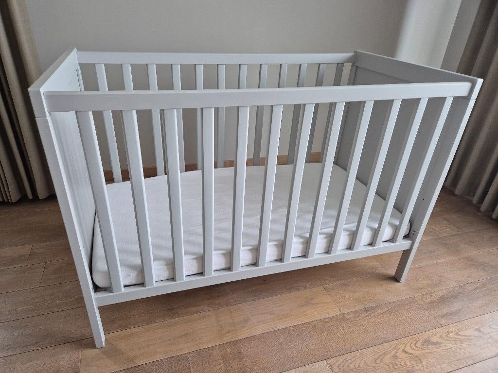 babybed, Kinderen en Baby's, Kinderkamer | Bedden, Ophalen, Zo goed als nieuw, Matras