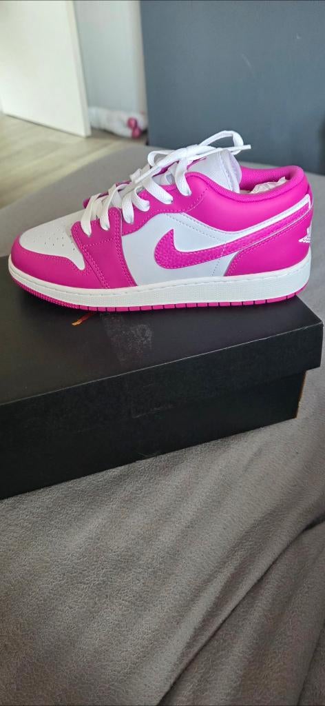 Nike Air Jordan pour fille ou femme NEUVES 38,5, Enlèvement, Neuf, Chaussures