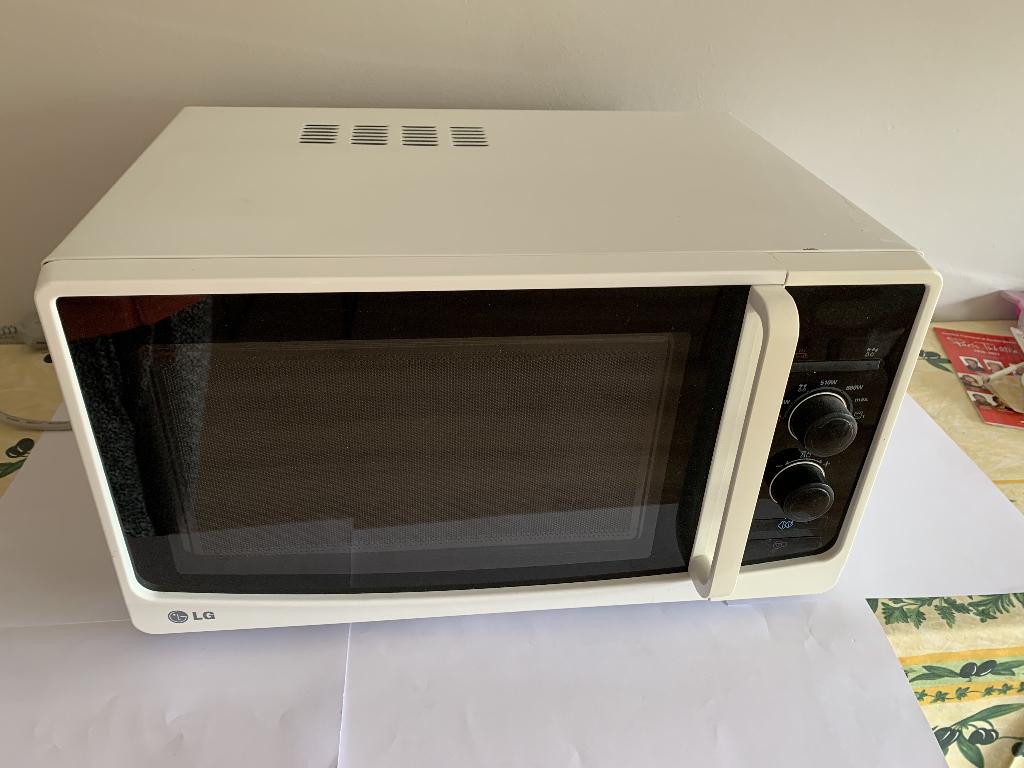 Micro-ondes LG, Elektronische apparatuur, Microgolfovens, Ophalen, Microgolfoven