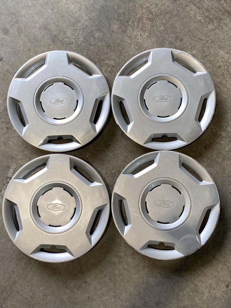 Wieldop Ford Fiësta | set van 4 | 2S61 1130, Auto diversen, Wieldoppen, Gebruikt, -, -, Ophalen of Verzenden