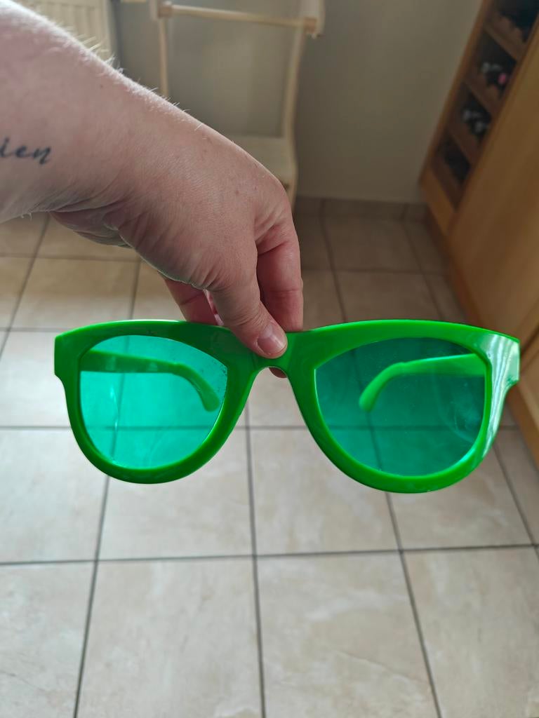 Lunette géante de carnaval, Enlèvement ou Envoi