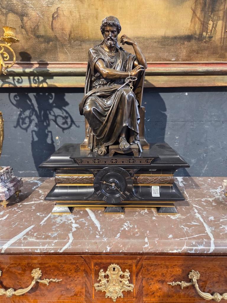 Vous recherchez des statues et des meubles anciens en bronze, Enlèvement