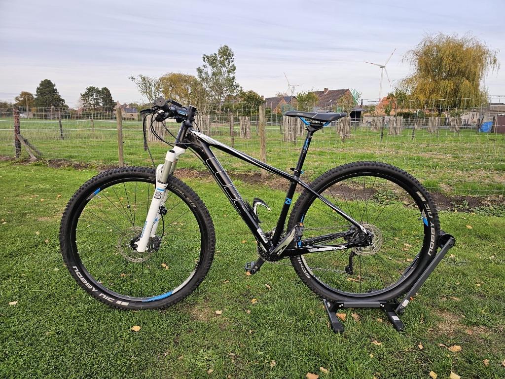 Giant Talon Advanced 0 maat Medium en Cube mtb, Fietsen en Brommers, Ophalen, Zo goed als nieuw, Giant