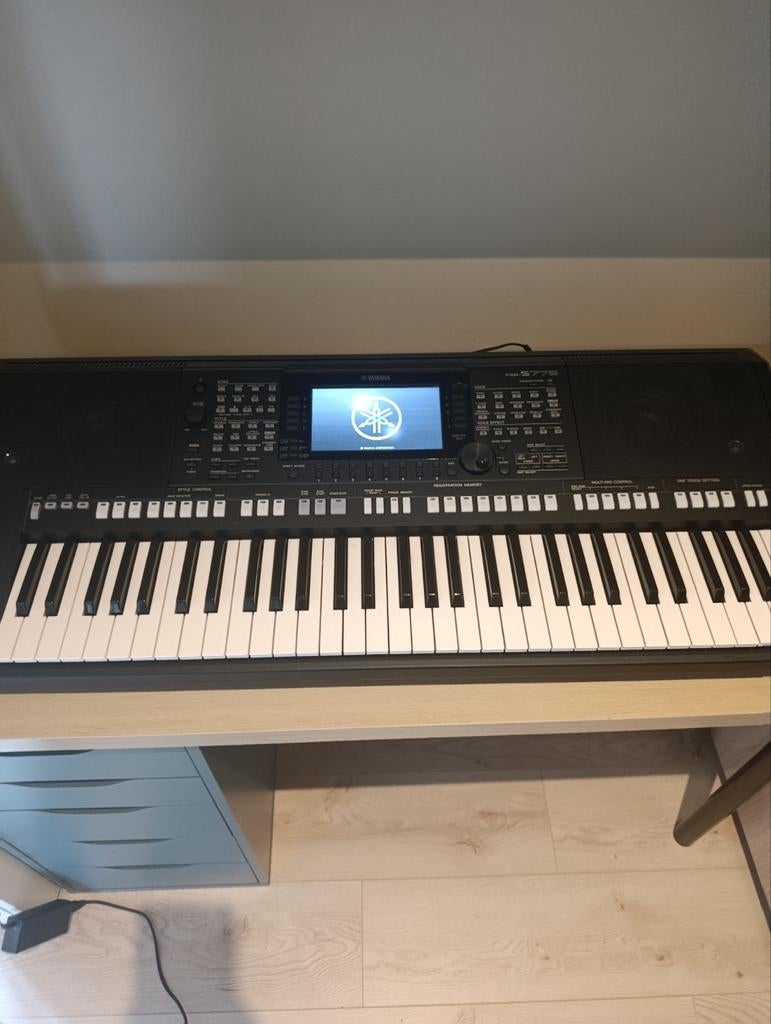 Yamaha PSR-S775 - Clavier arrangeur haut de gamme - Très bon, Musique & Instruments, Claviers, Enlèvement, Utilisé, 61 touches