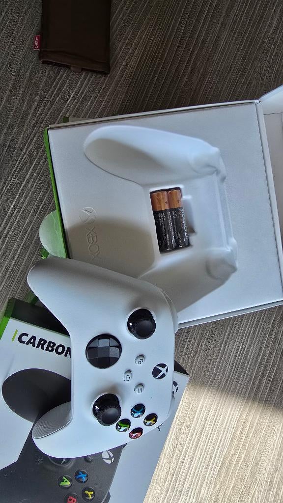 New Xbox Series X/S controller Robot White / Carbon Black, Games en Spelcomputers, Xbox Series S, Nieuw, Ophalen of Verzenden