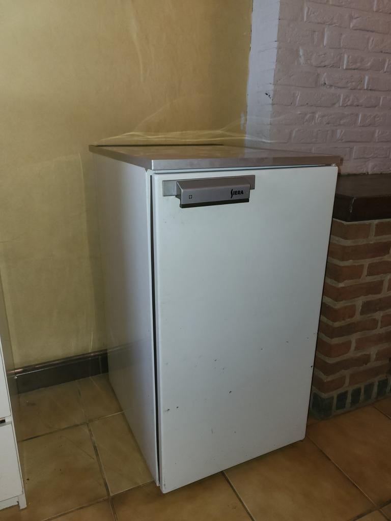 Réfrigérateur Sierra
85 de haut
60 de profondeur
46 de large, Enlèvement