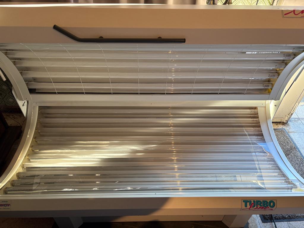 Zonnebank, Elektronische apparatuur, Zonnebanken en Gezichtsbruiners, Ophalen, Gebruikt, Zonnebank dubbelzijdig, 15 lampen of meer