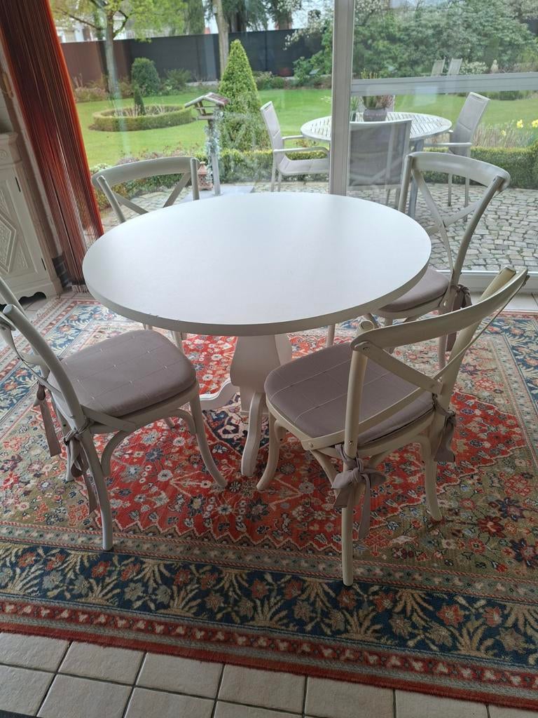 LA TABLE DOIT ÊTRE ABSENTE À CAUSE DU TRANSPORT, Enlèvement