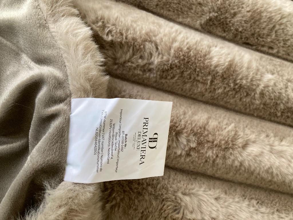 Sprei, Huis en Inrichting, Slaapkamer | Beddengoed, Beige, Ophalen of Verzenden, Deken of Dekbed, Nieuw