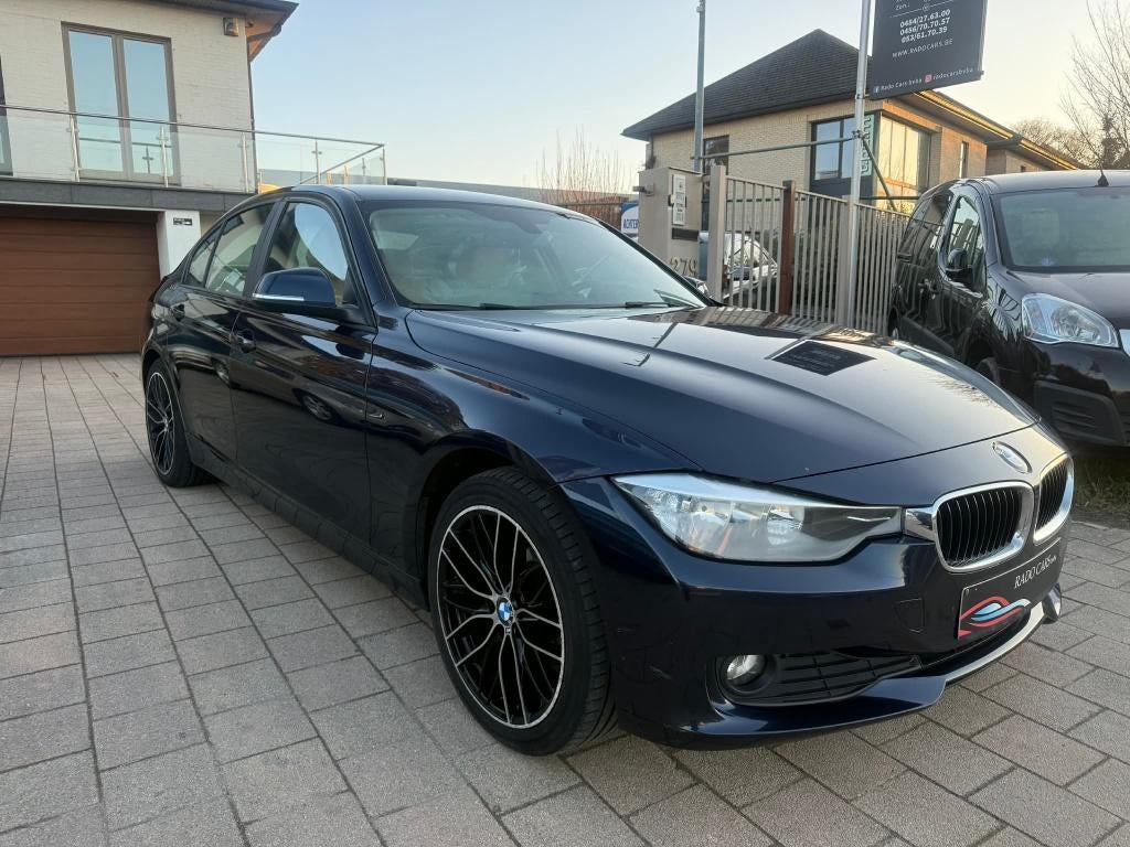 Bmw 318 d van 2013, Beige, Zwart, Leder, Bedrijf