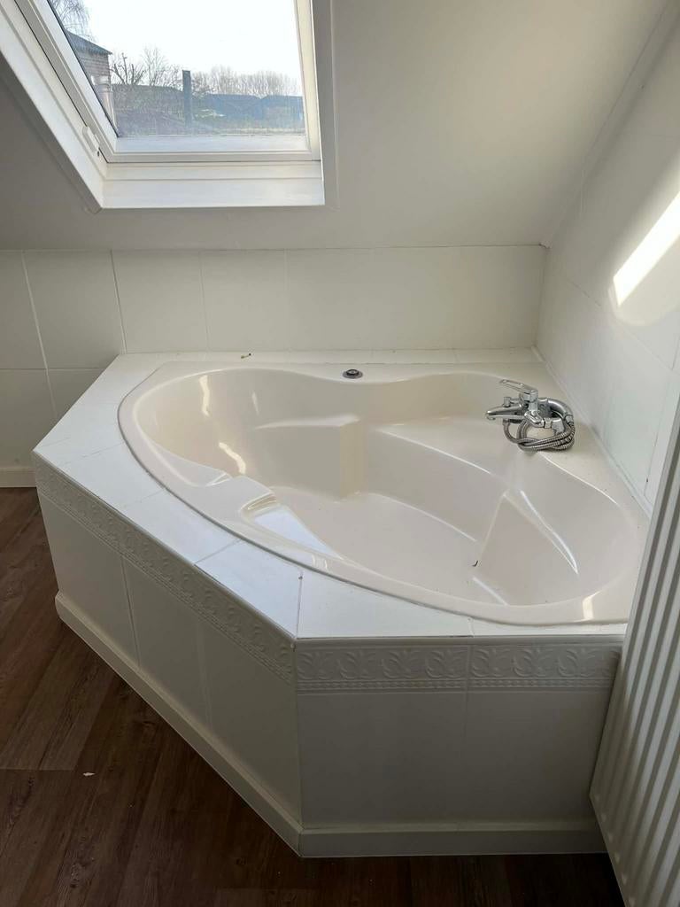 Hoekbad reeds uitgebroken., Ophalen