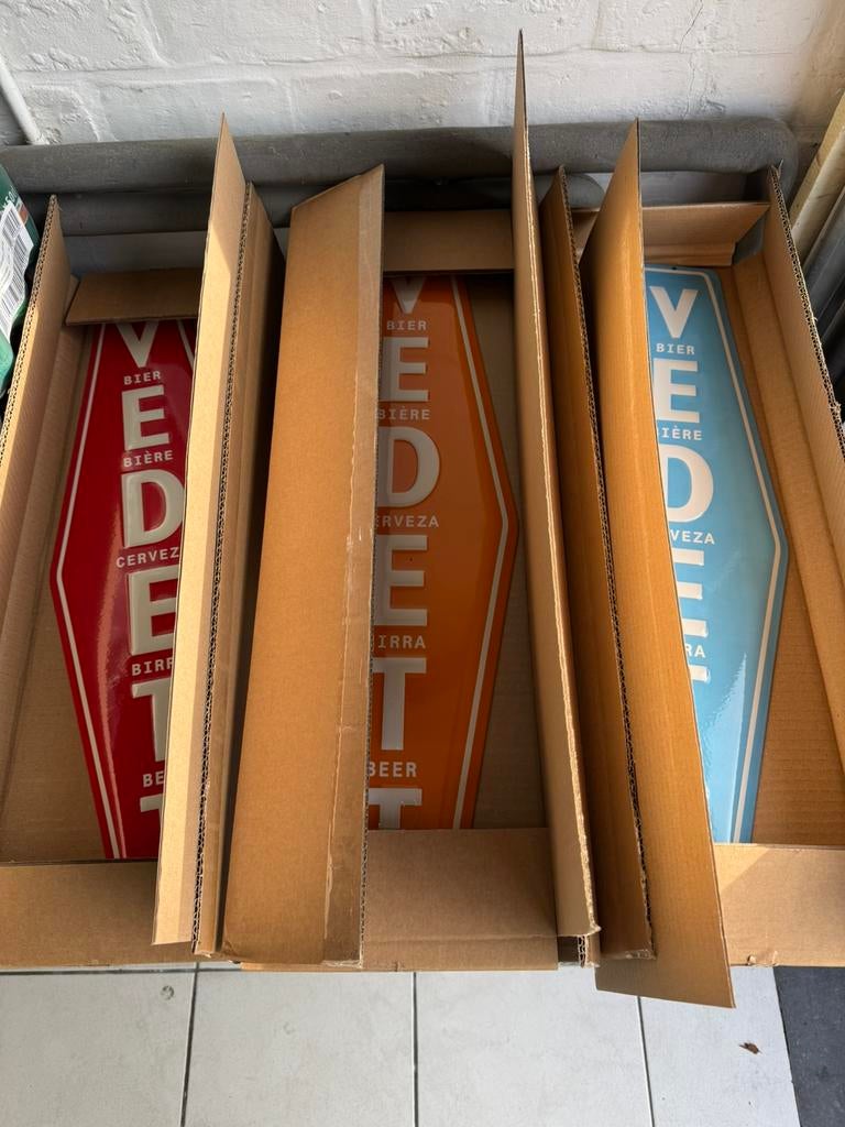 Emaille vedette, Enlèvement, Comme neuf