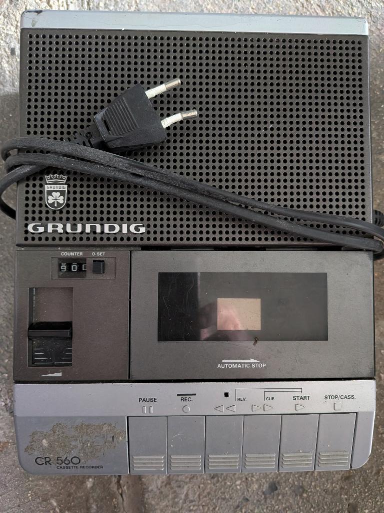 Magnétophone Grundig, Enlèvement, Magnétophone