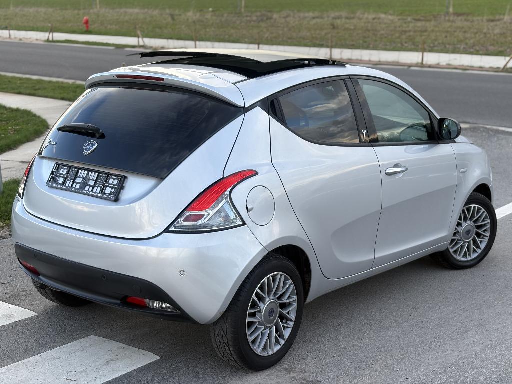 Lancia Ypsilon 1.2i 36.000 KM - Airco - Jantes - Garantie, Auto's, Lancia, Voorwielaandrijving, Stof, 1242 cc, 4 cilinders