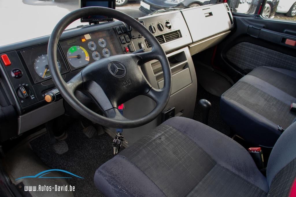 Mercedes-Benz 816D Vario TOURBUS 9 couchages et 9 sièges, Siège de train, Caméra de recul, Entreprise, Réfrigérateur