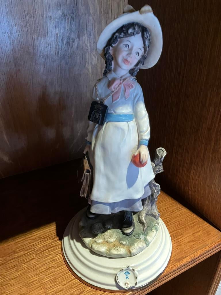 Beeldje - Style Capodimonte, Ophalen, Zo goed als nieuw