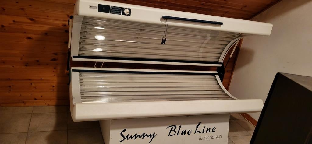 Zonnebank met 24 lampen en gezichtsbruiner, Elektronische apparatuur, Zonnebanken en Gezichtsbruiners, Ophalen, Gezichtsbruiner