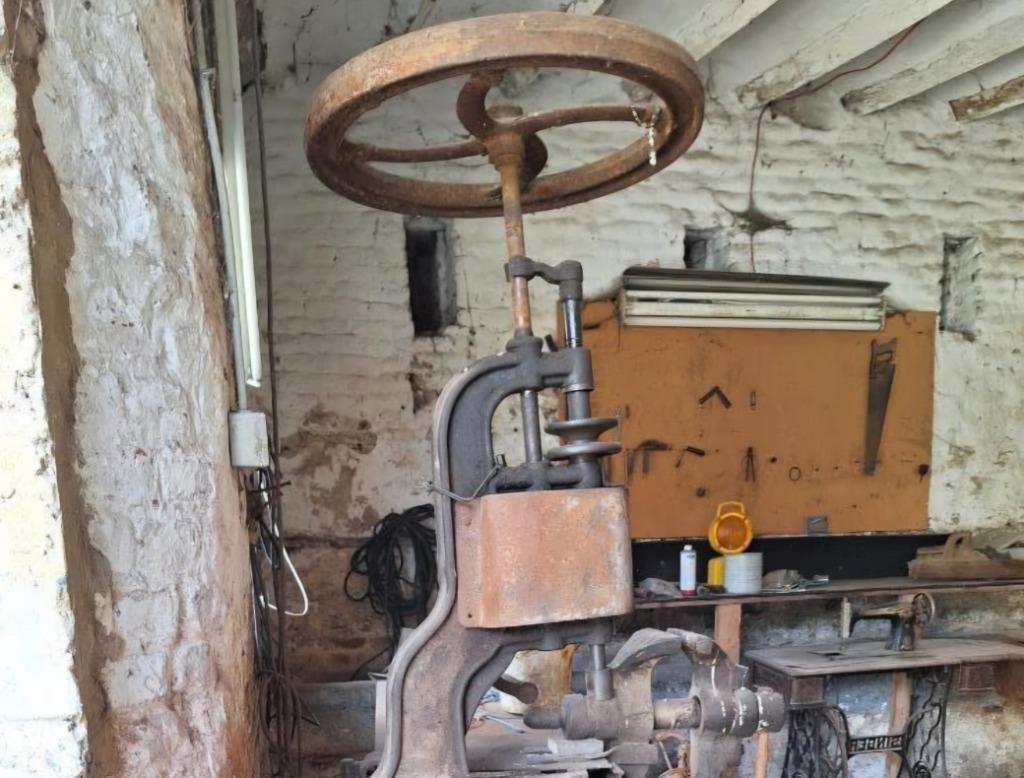 Ancienne foreuse, Antiquités & Art, Enlèvement